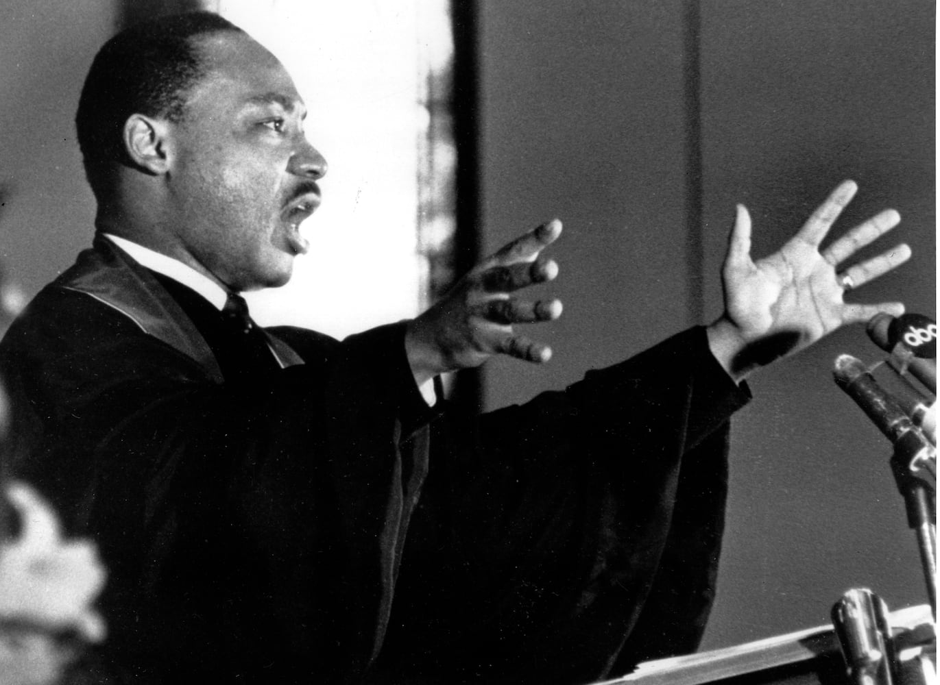 MARTIN LUTHER KING JR.