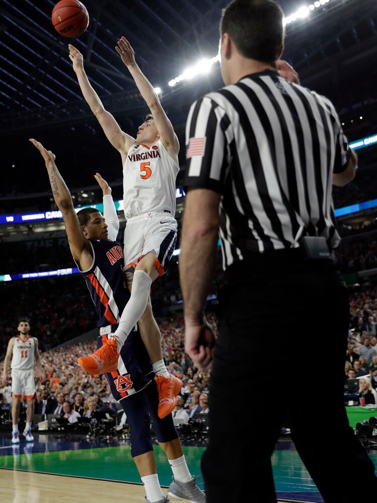 Photos: Did Auburn foul Virginia’s Kyle Guy?