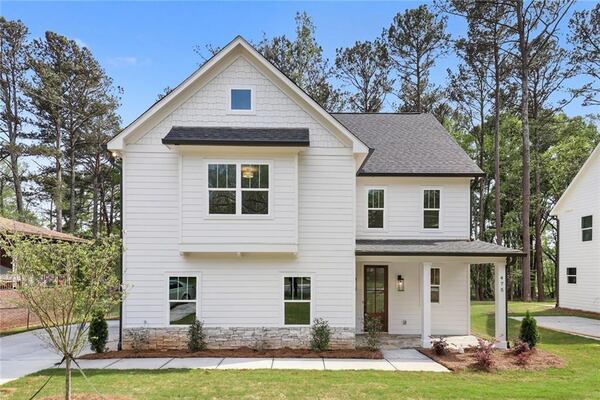 These homes, slated for completion in September 2021, are close to the Browns Mill Golf Course.