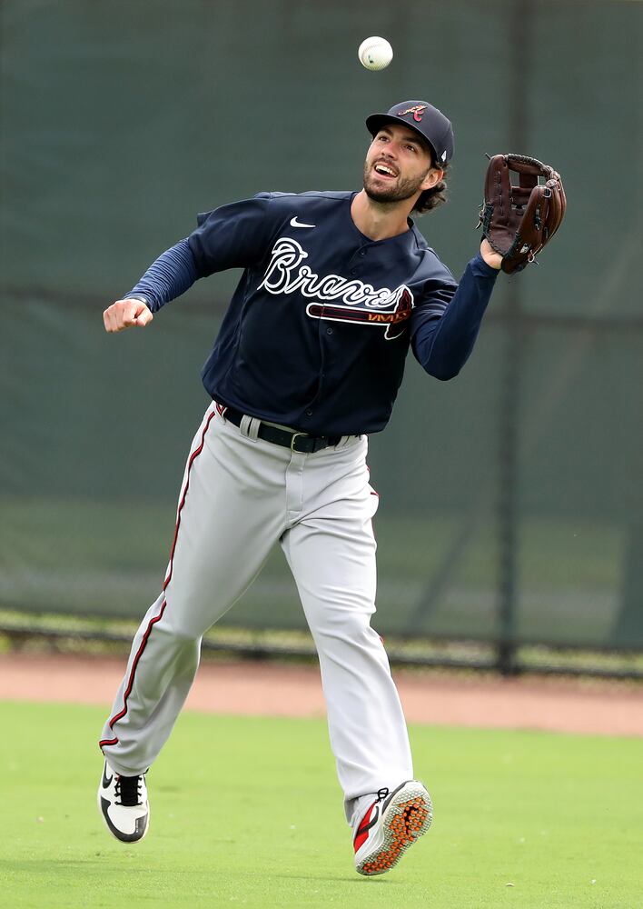 Photos: Temps dip as Braves continue workouts in spring training