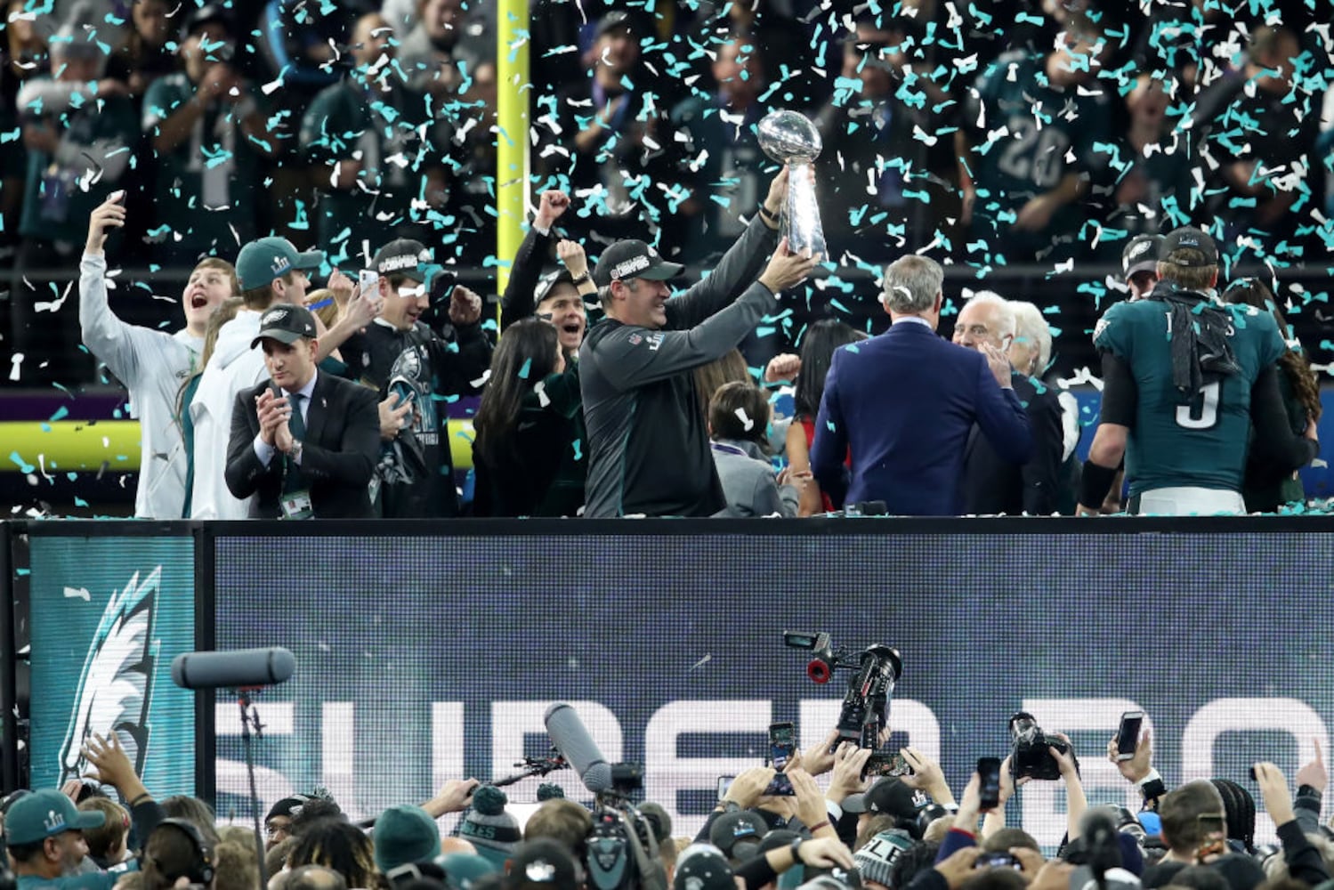 eagles beat patriots to win super bowl