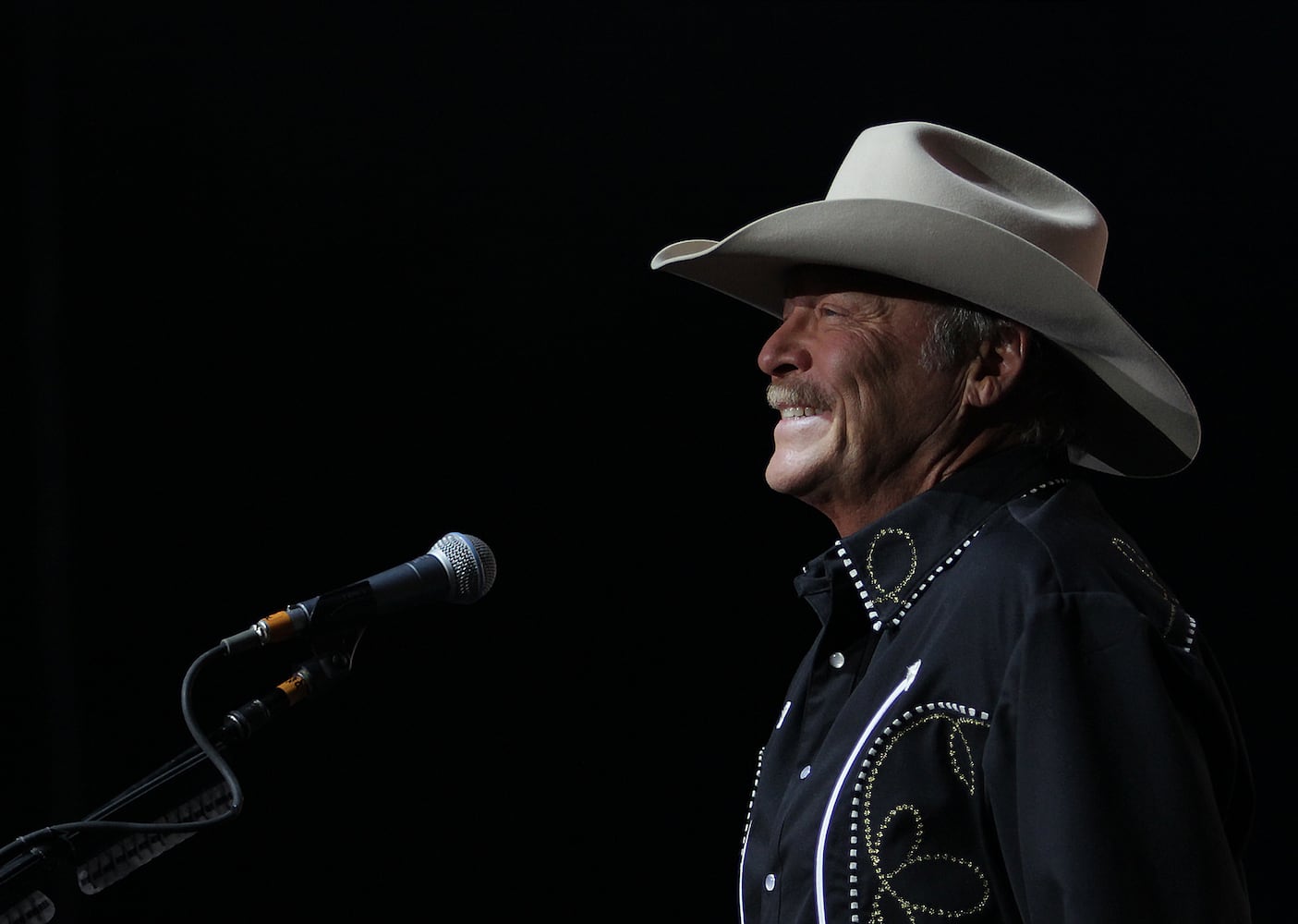 PHOTOS: Alan Jackson performs at State Farm Arena 2020