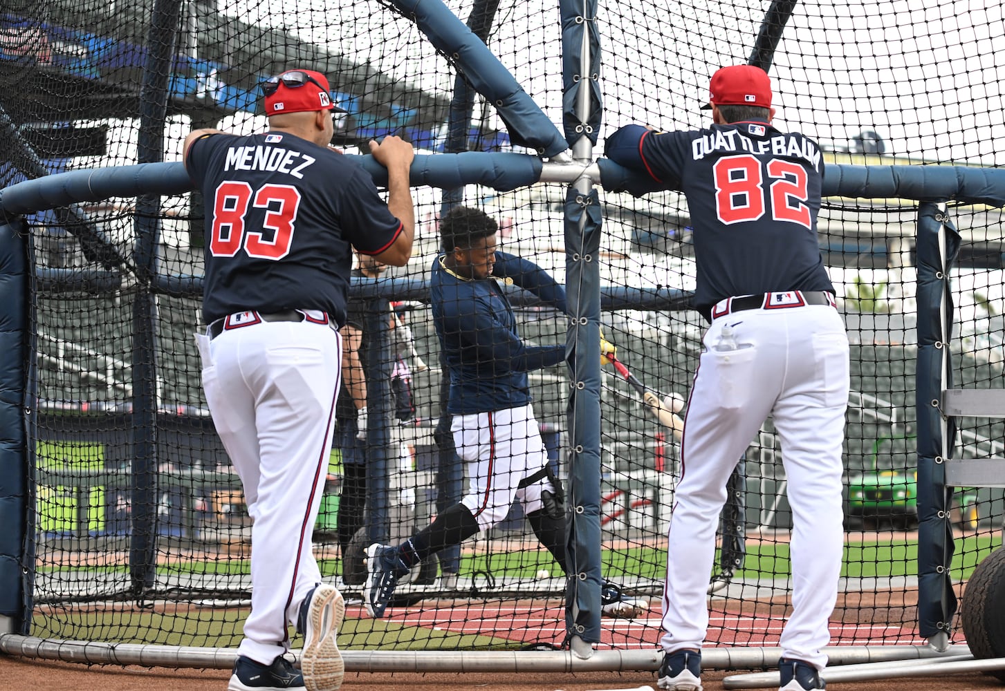 Braves pitchers and catchers report