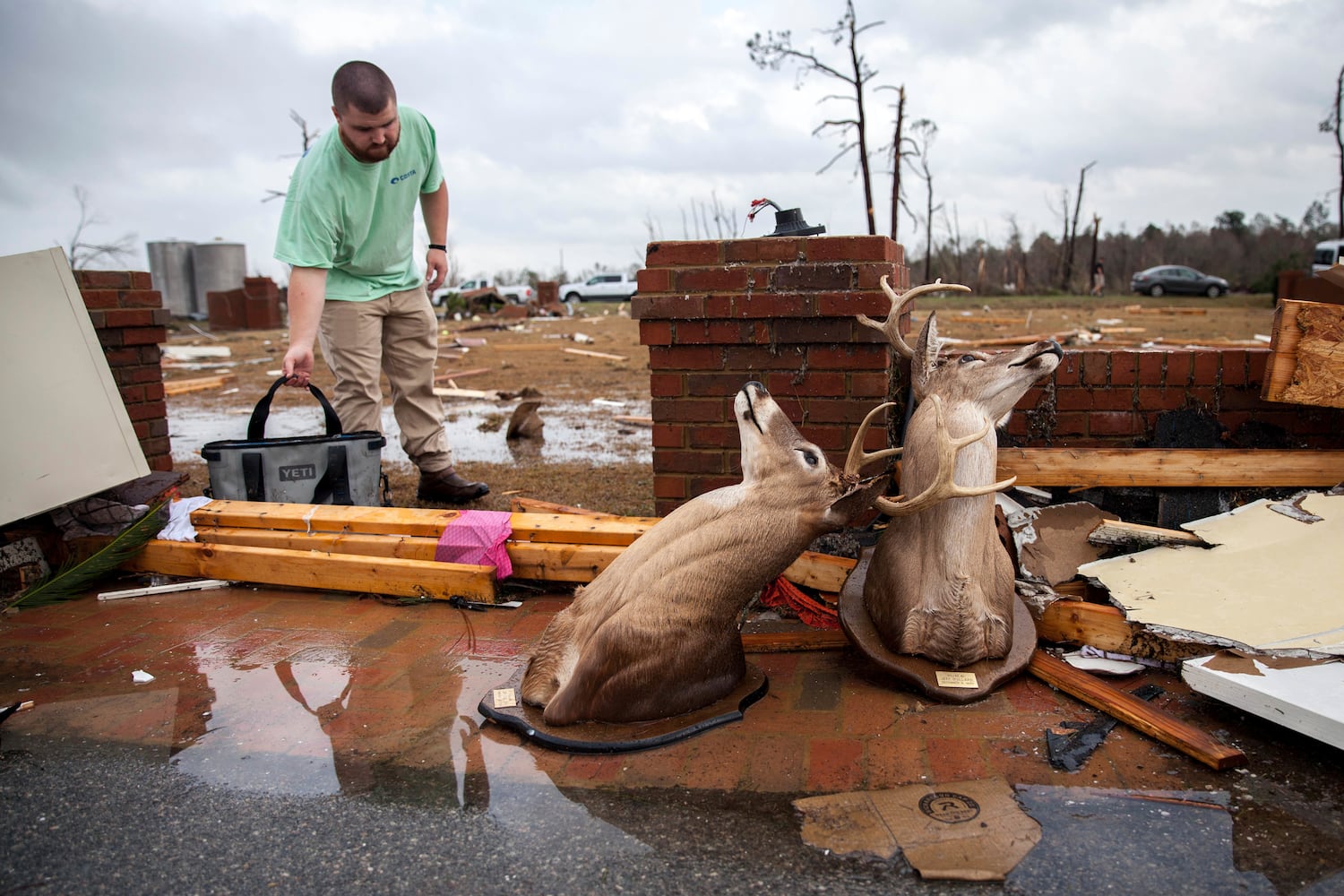 Strong storms in Georgia cause deaths, devastation