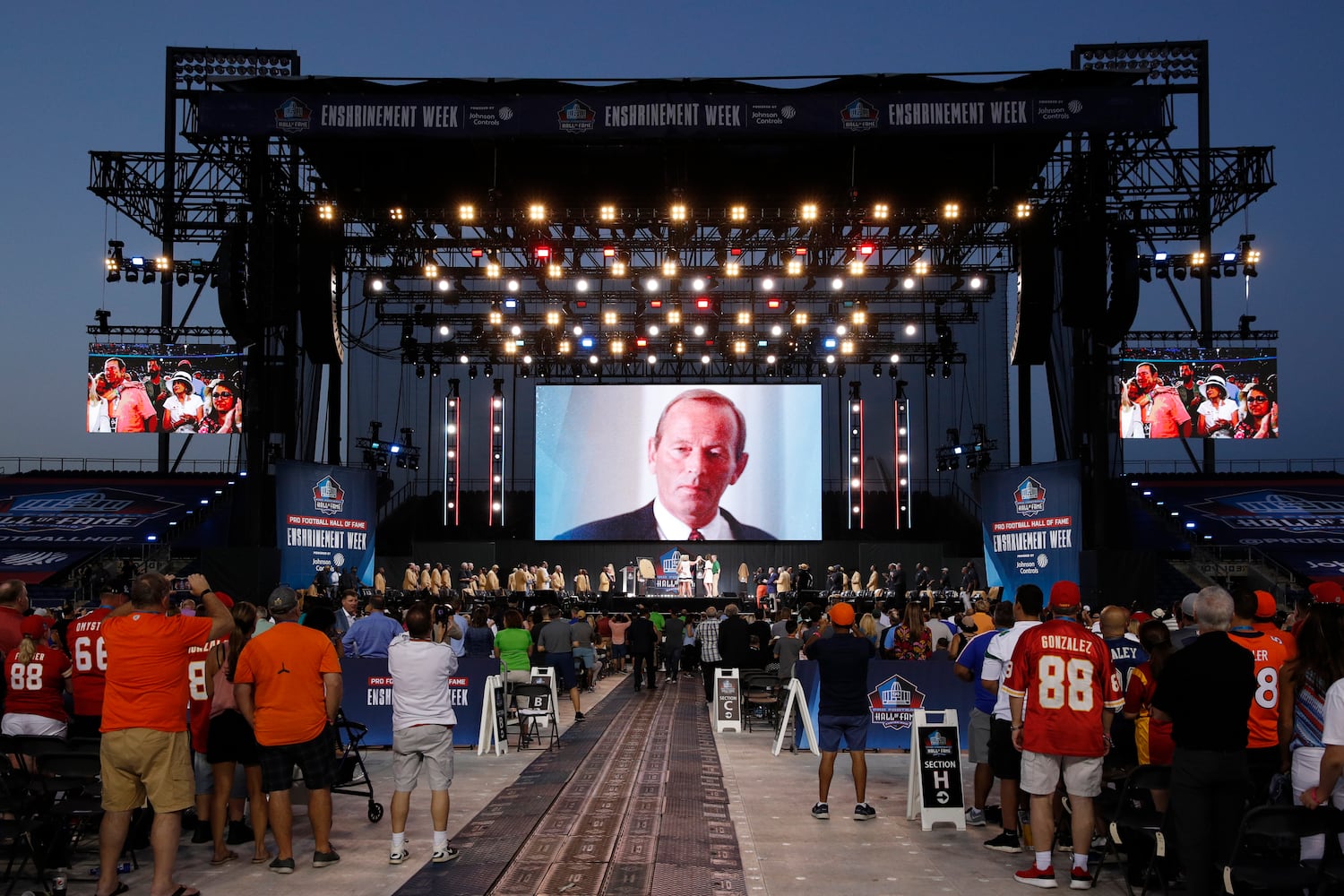 Photos: Tony Gonzalez, Champ Bailey enter Pro Football Hall of Fame