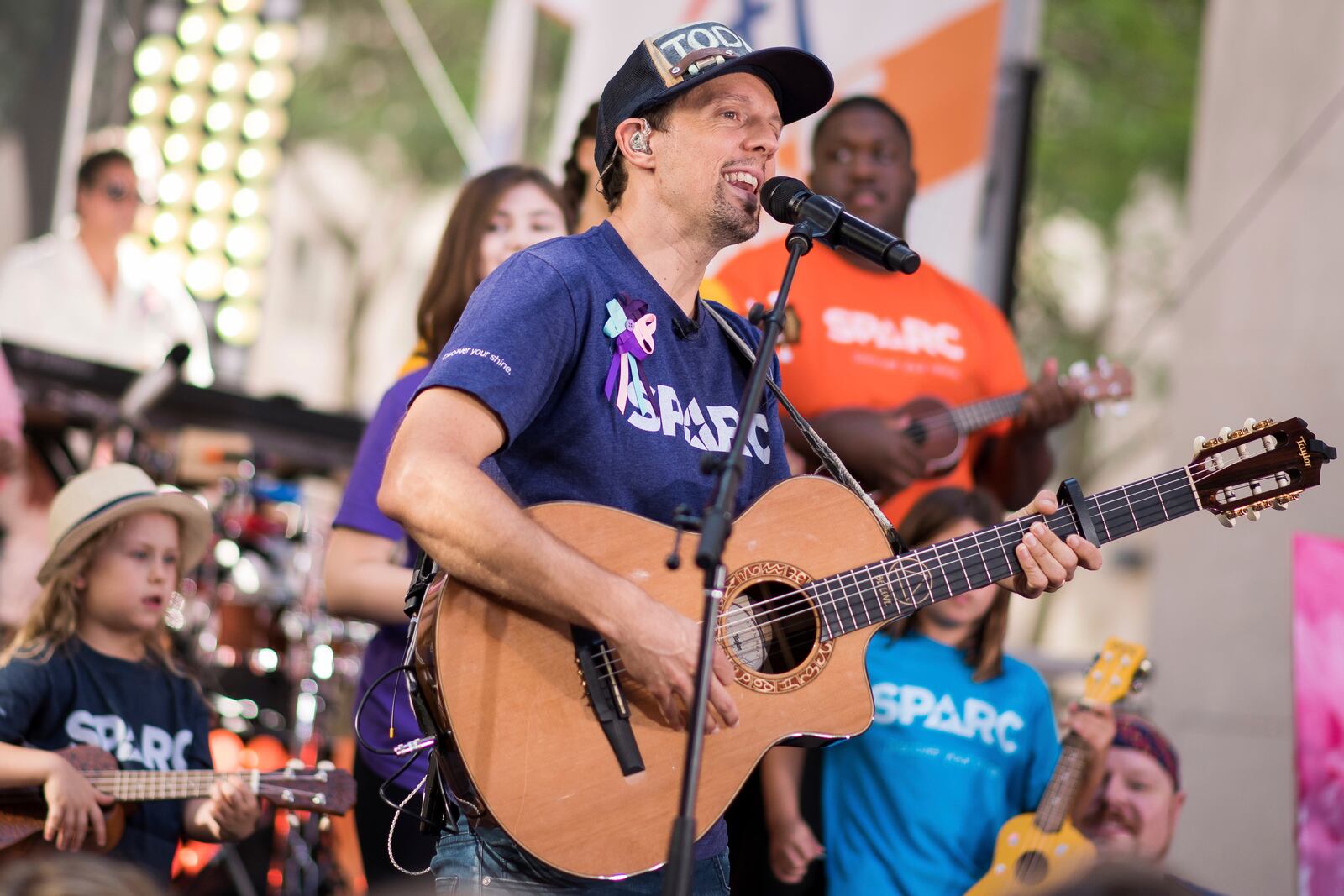 Jason Mraz performs on NBC's "Today" show at Rockefeller Plaza on Friday, Aug. 10, 2018, in New York. (Photo by Charles Sykes/Invision/AP)