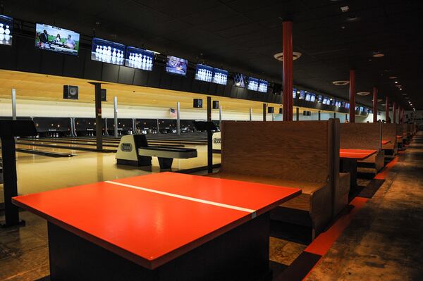 The Comet Pub & Lanes in Decatur. (BECKY STEIN PHOTOGRAPHY)