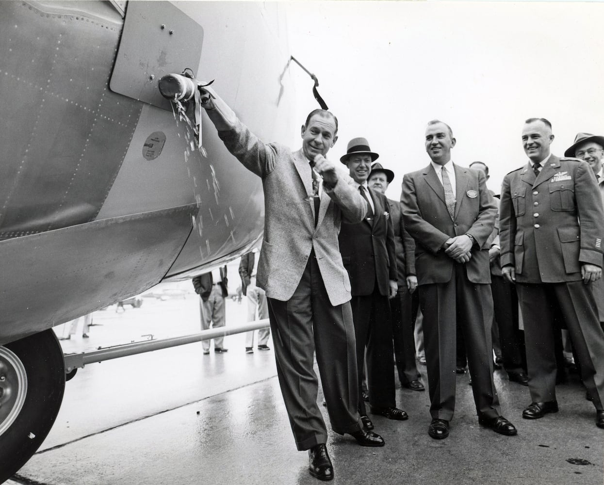 Photos: 60th anniversary of first C-130 Hercules flight