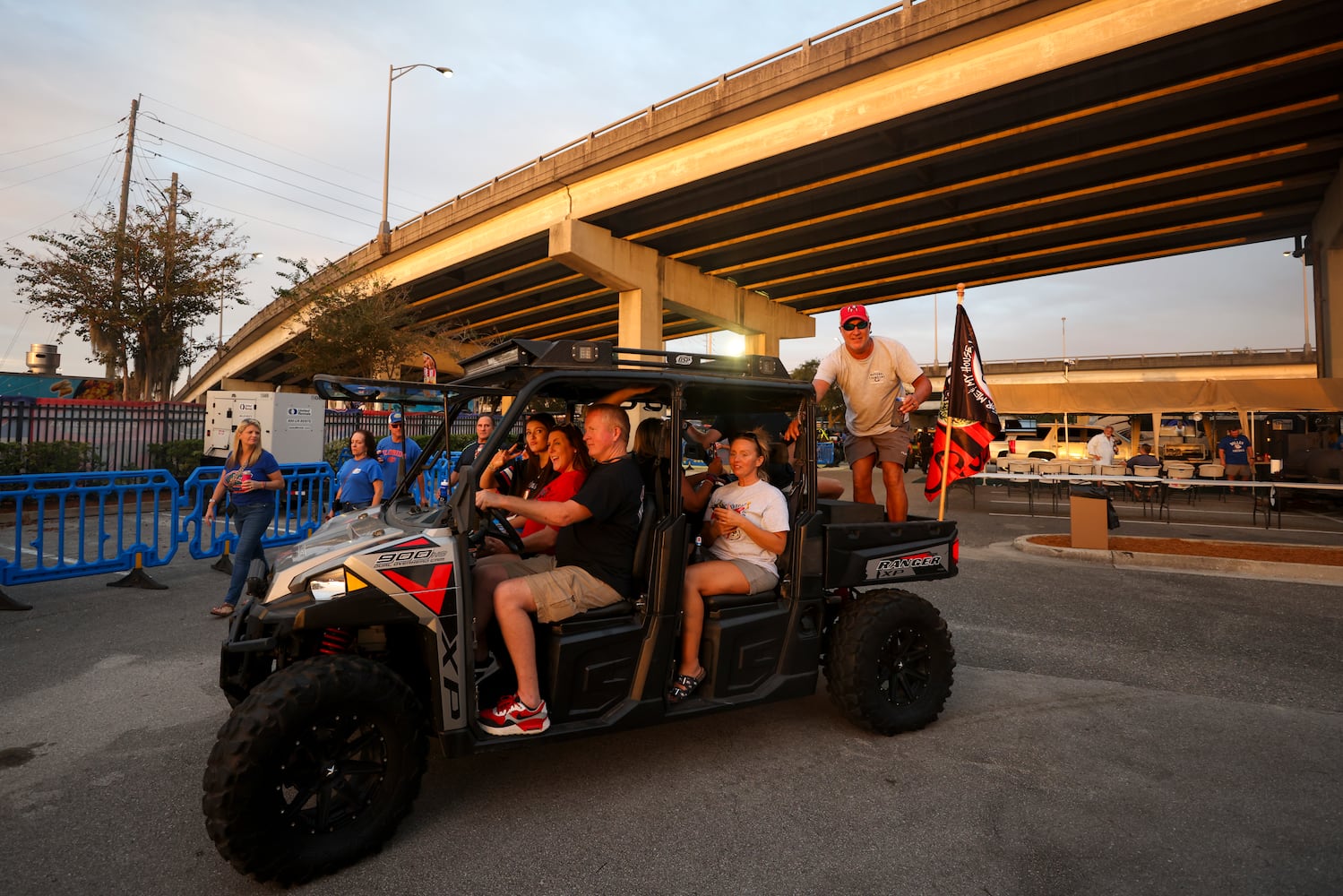 110224 uga tailgating