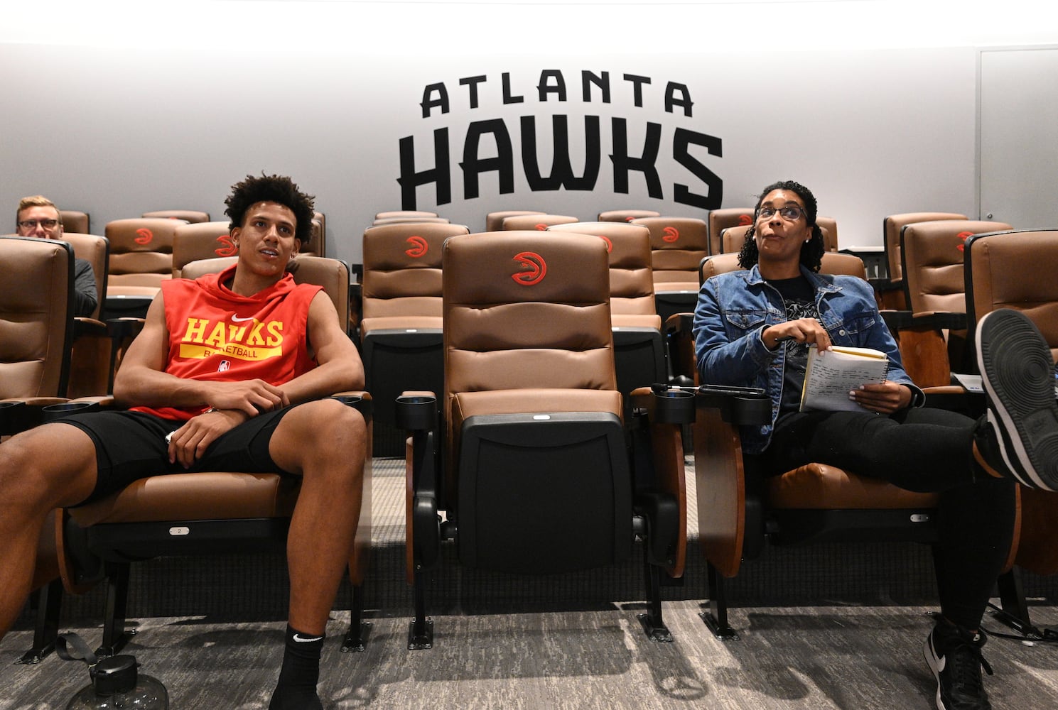 Lauren Williams watches Hawks preseason game With Jalen Johnson