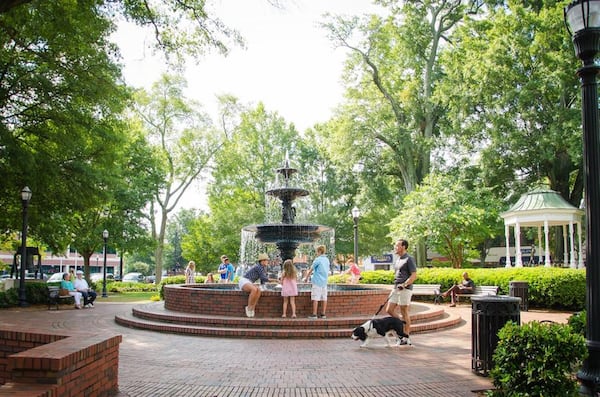 The iconic fountain in Marietta Square. (Photo by Marietta Visitors Bureau)