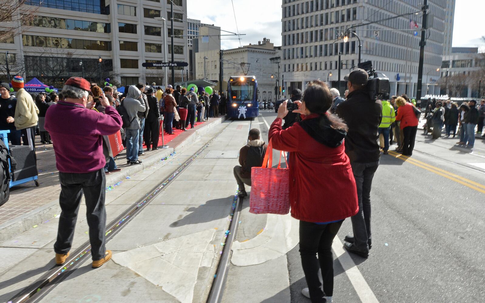 Atlanta streetcar takes its first ride