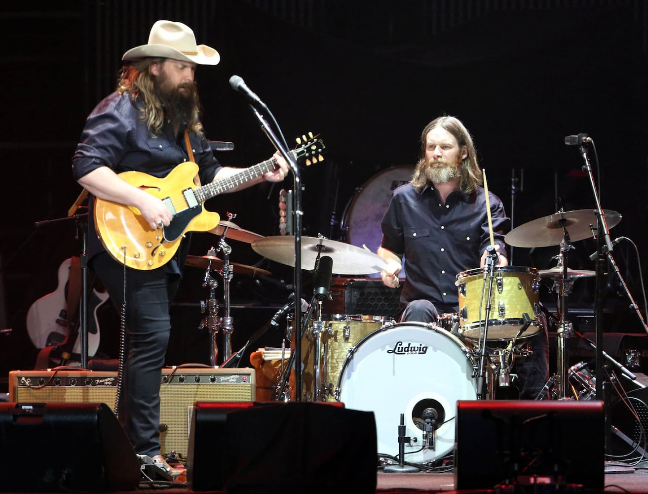 PHOTOS: George Strait, Chris Stapleton deliver country hits at Mercedes-Benz Stadium