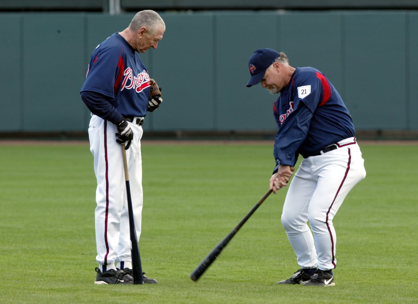 Longtime Atlanta Braves coach Bobby Dews dead at 76