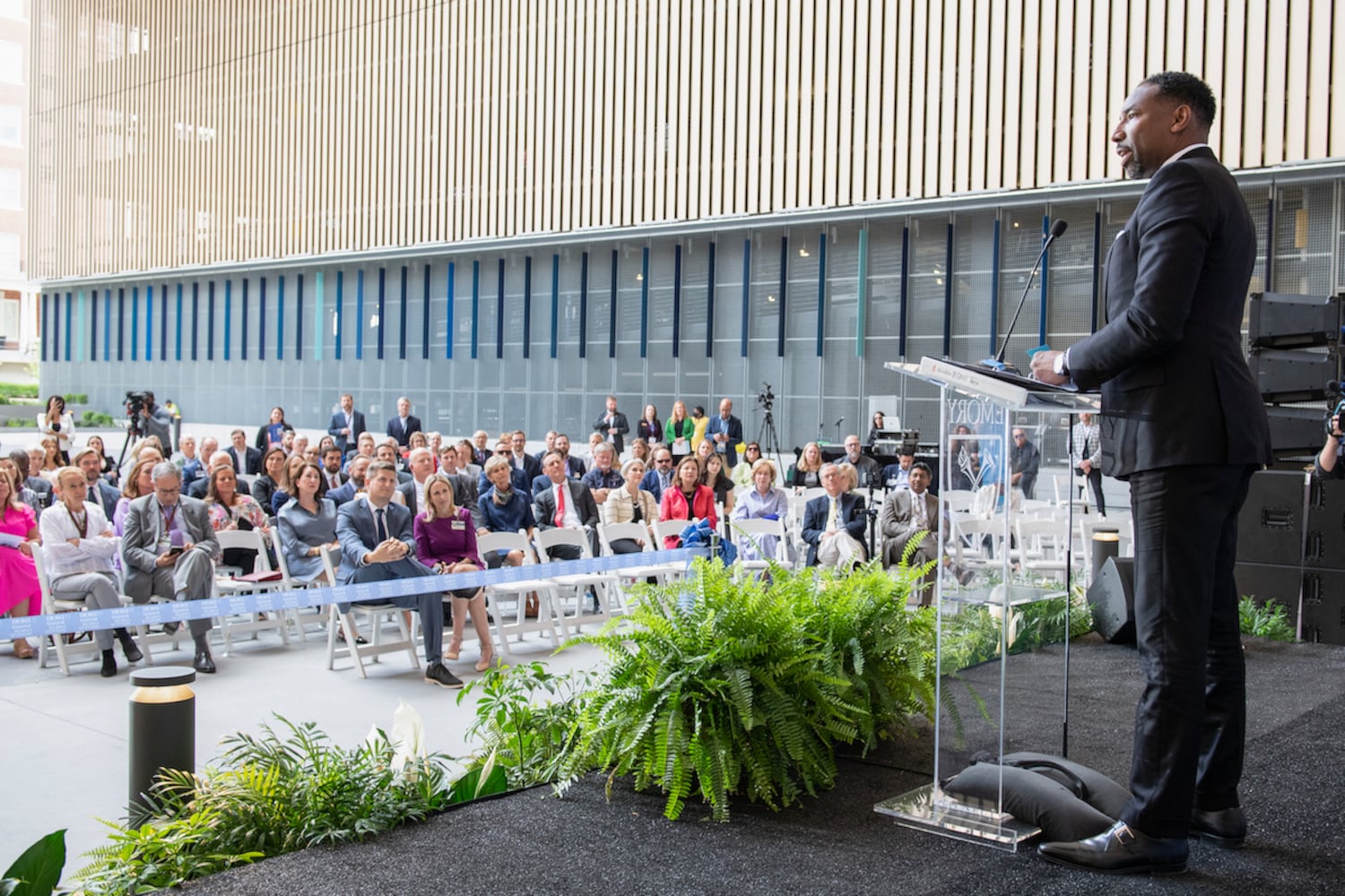 Mayor Andre Dickens at the opening of Winship at Emory Midtown