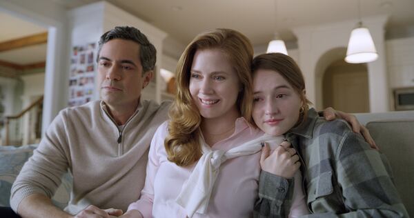 (from left) Larry Mora (Danny Pino), Cynthia Murphy (Amy Adams) and Zoe Murphy (Kaitlyn Dever) in Dear Evan Hansen, directed by Stephen Chbosky. UNIVERSAL