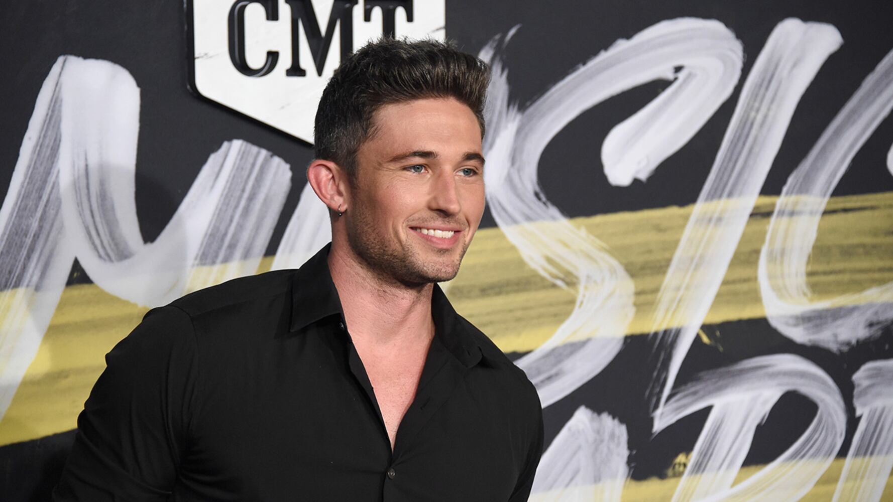 Photos: 2018 CMT Music Awards red carpet