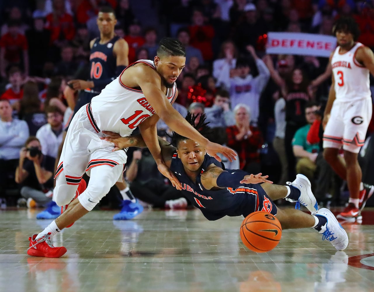 BULLDOGS BASKETBALL PHOTO