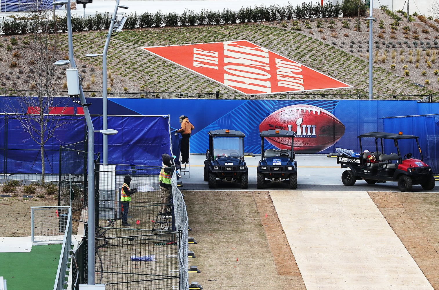 Photos: Setting up Mercedes-Benz Stadium for Atlanta’s Super Bowl