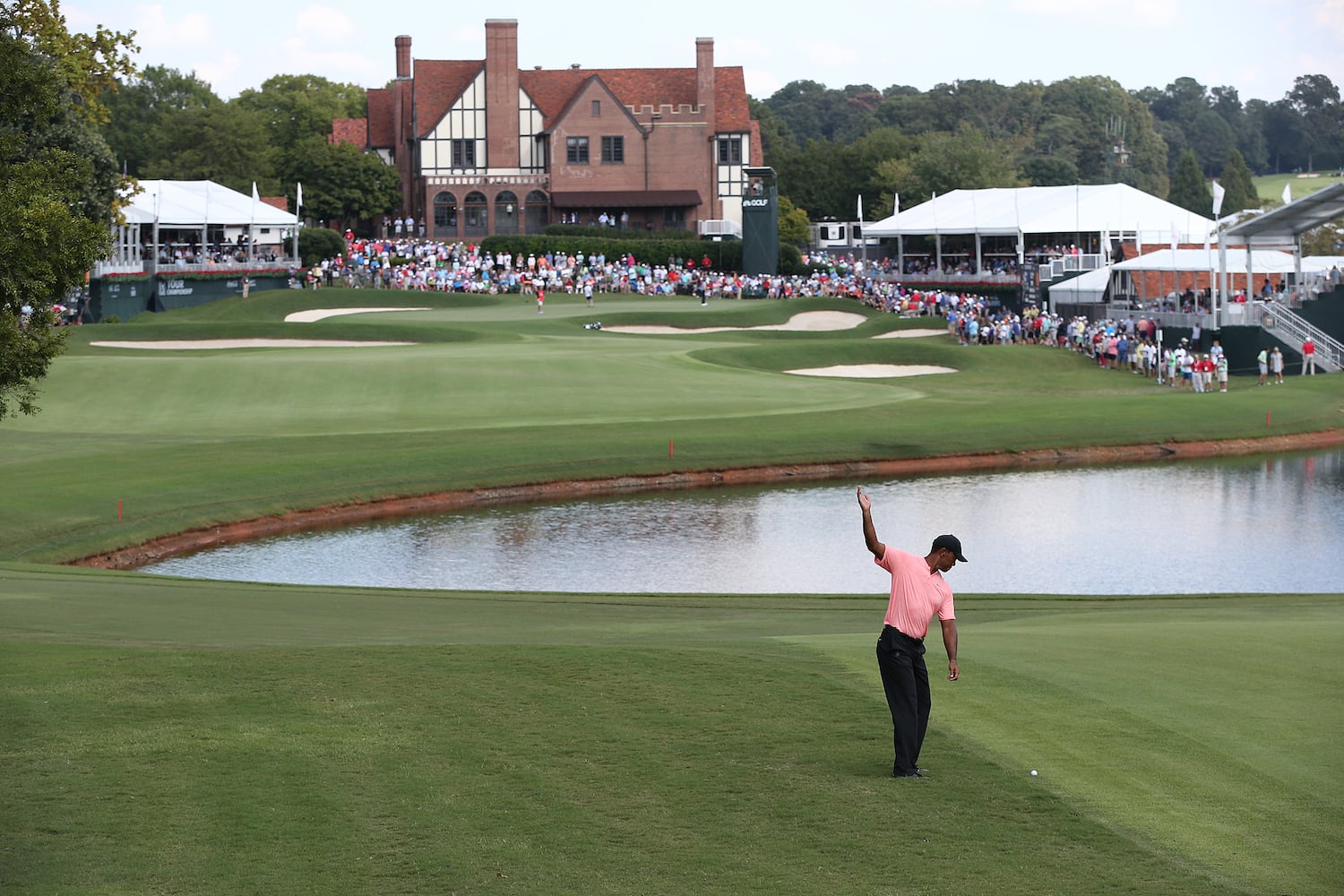 Photos: First round of Tour Championship