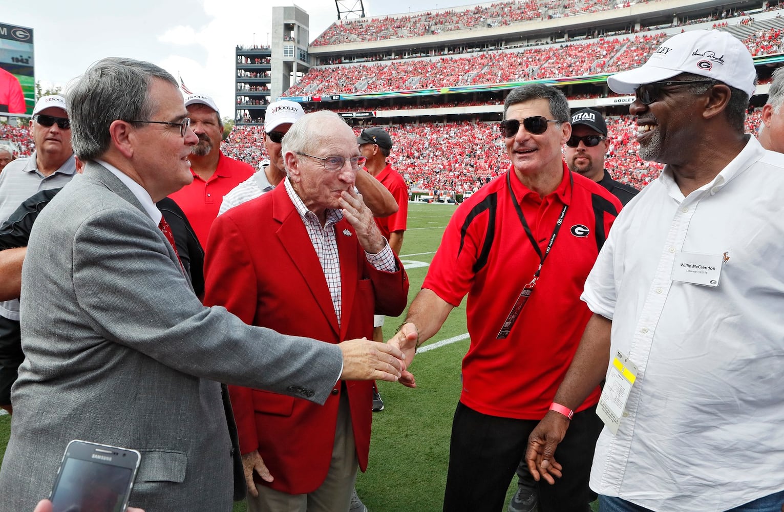 Photos: Bulldogs honor legendary coach Vince Dooley