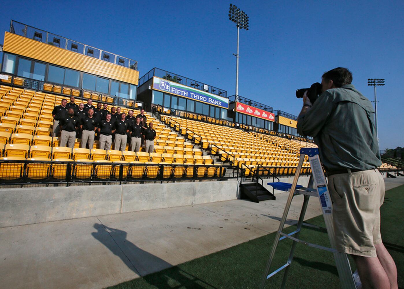 Owls' college football team debuts in 2015