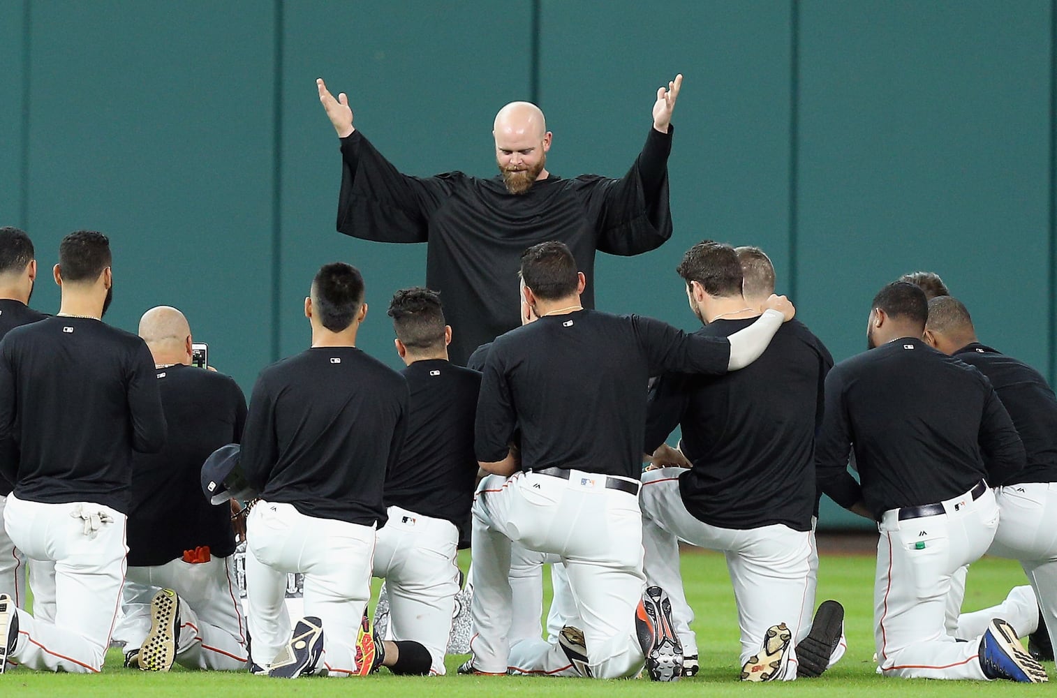 Brian McCann officiates glove funeral