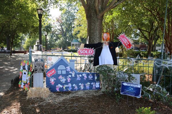 Registration is now open for the annual Scarecrow in the Square contest.