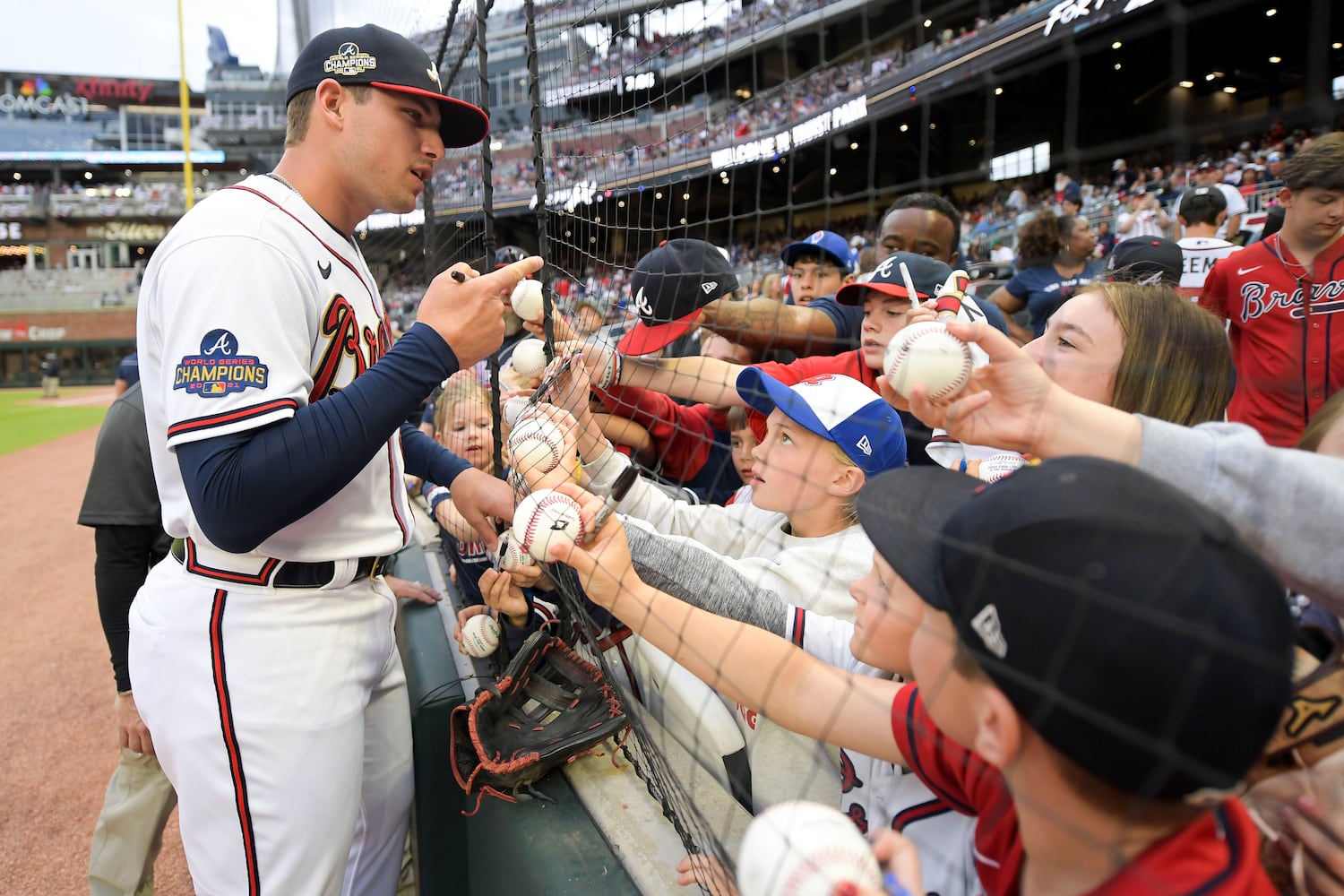 041222 BRAVES PHOTO