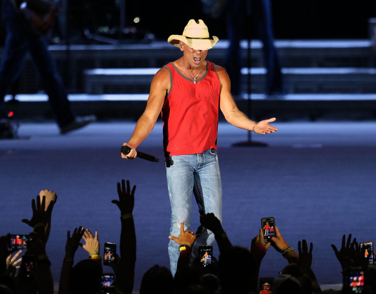 Kenny Chesney at Mercedes-Benz Stadium