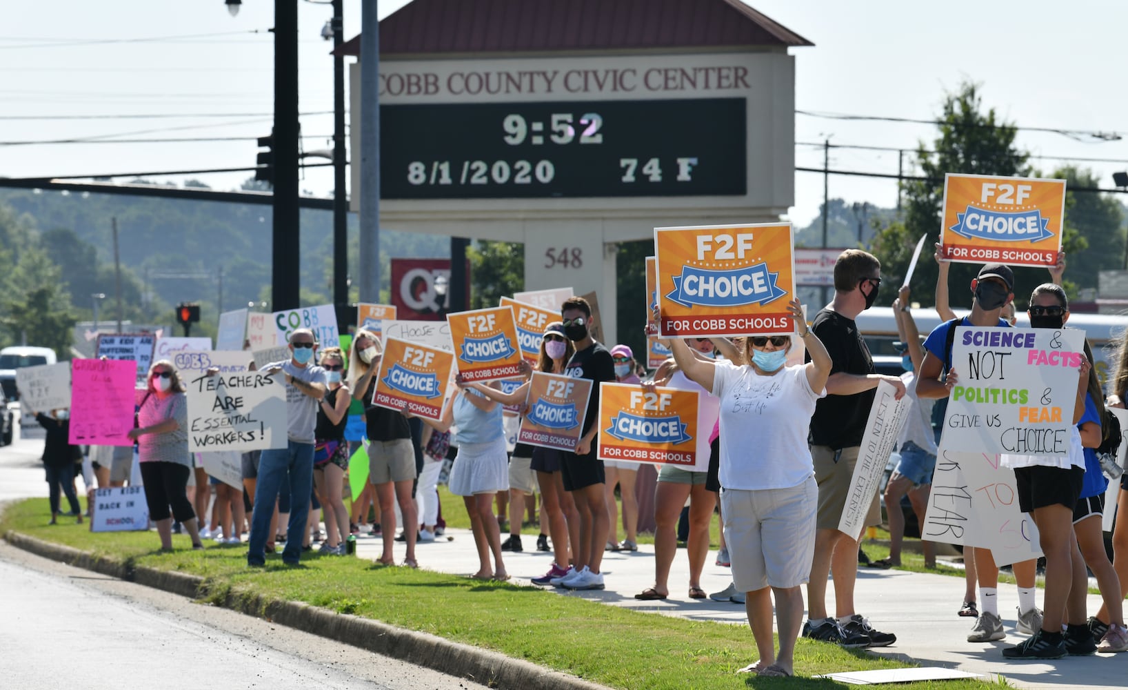 Cobb parents turn out to demand in-person classes for students