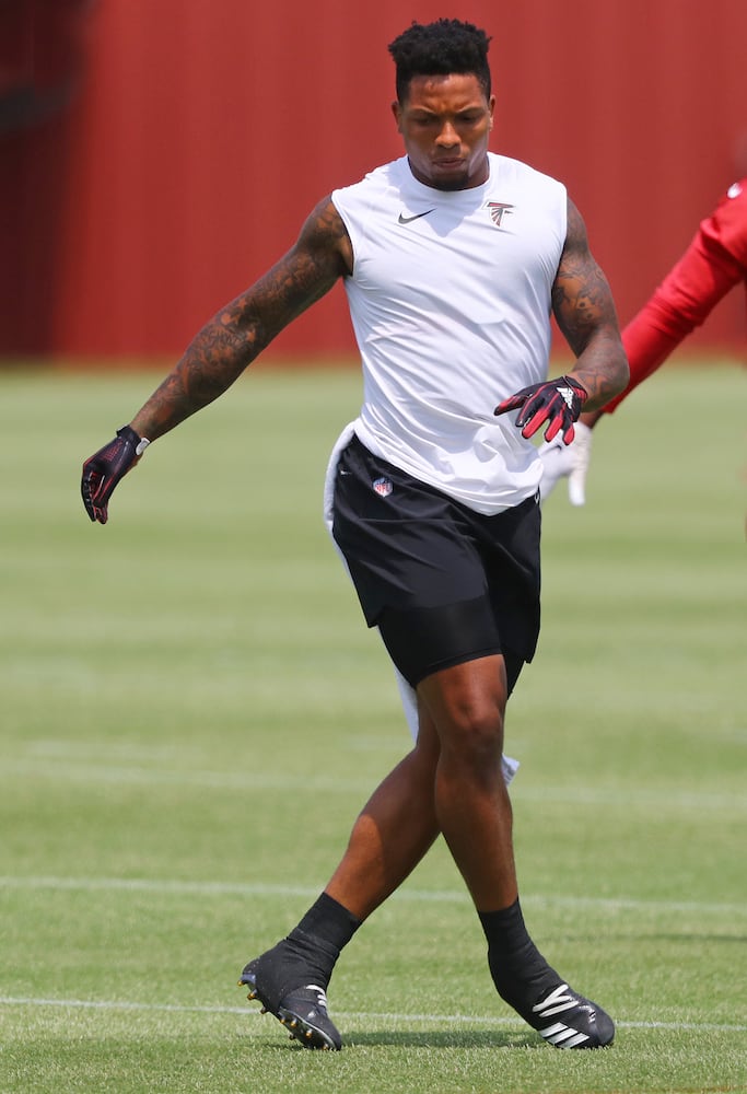 Photos: Devonta Freeman back on field for Falcons’ OTA workouts