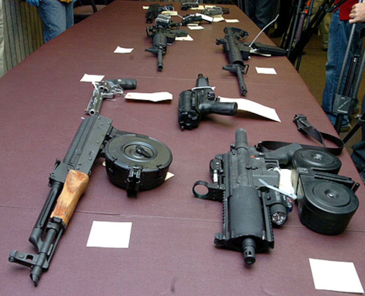 Federal agents show guns in T.I. case