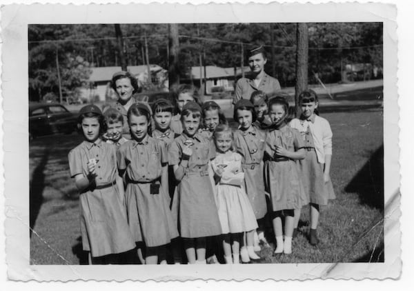 Deanna Simmons remembers her Brownie troop selling cookies in downtown Atlanta in the 1950s. Courtesy of Deanna Simmons