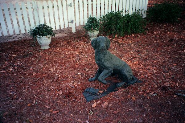 981117: Dog grave at Woodhaven Plantation. (JEFFRY SCOTT/AJC STAFF)