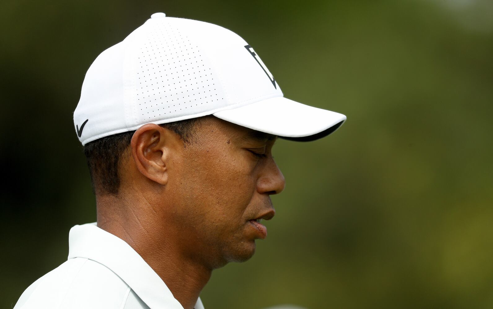 Photos: Tiger Woods’ second round at the Masters