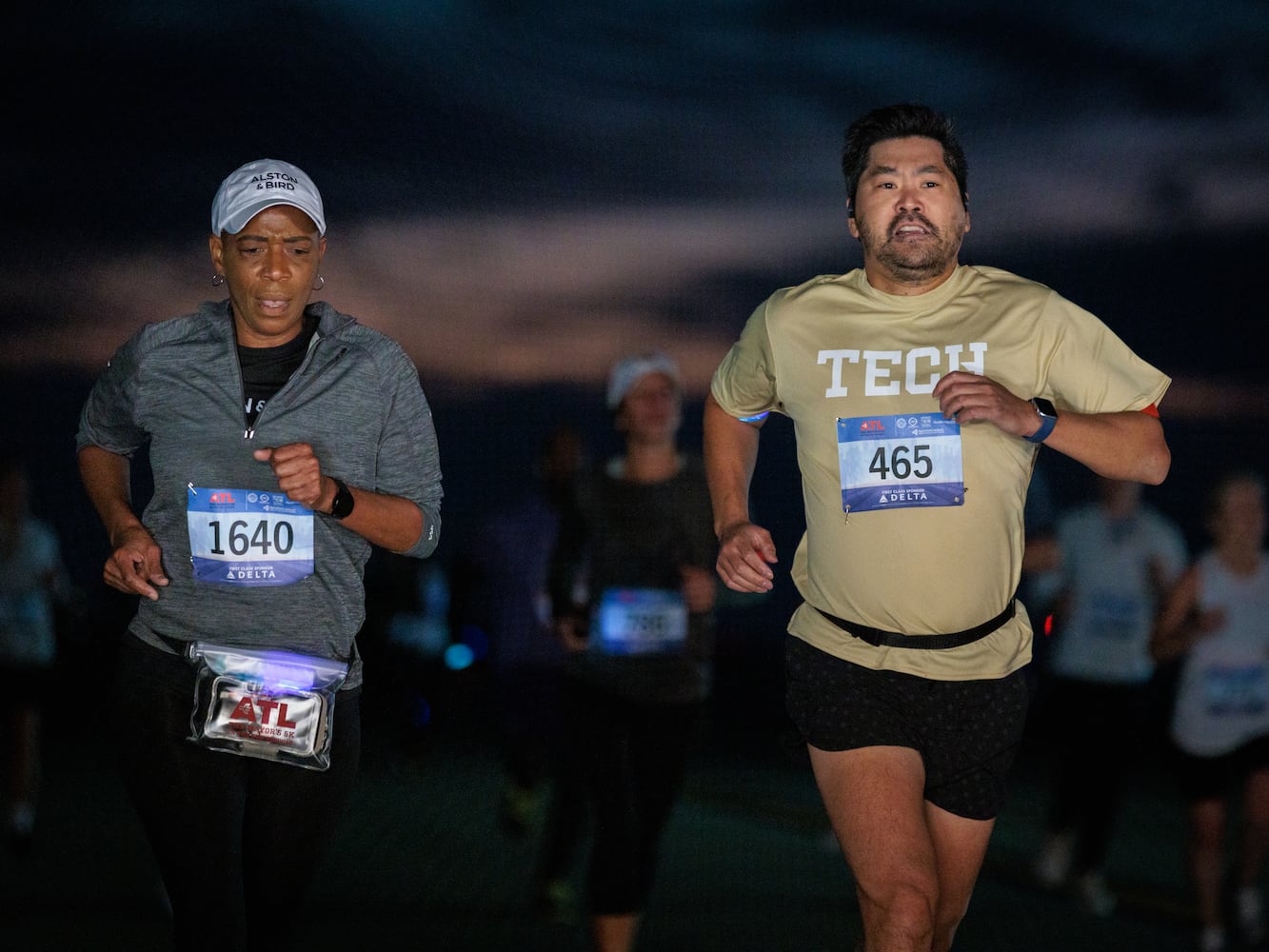 Runners take to Hartsfield-Jackson runway for 5K race
