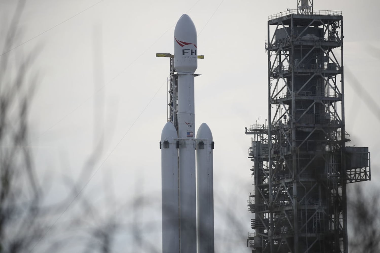 photos falcon heavy launch