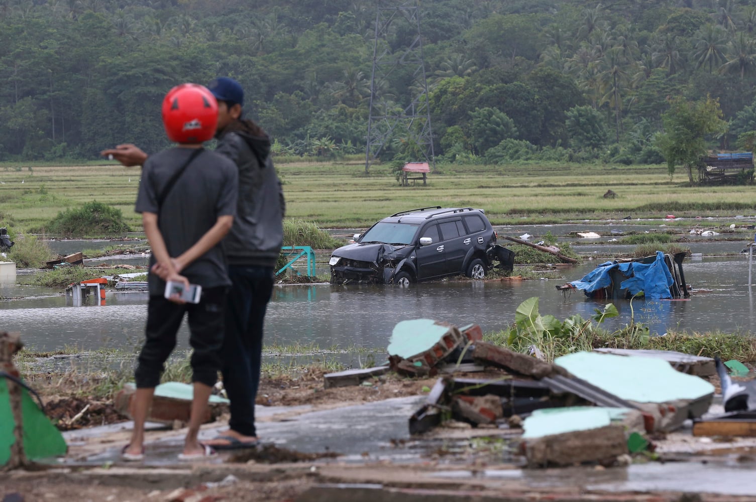 Photos: Tsunami devastates Indonesia