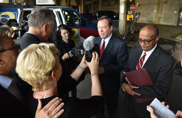 Elvin “E.R.” Mitchell Jr., right, stands with his attorney, Craig Gillen, after Mitchell was sentenced in October 2017 to five years in prison as part of the federal investigation of Atlanta City Hall. HYOSUB SHIN / HSHIN@AJC.COM