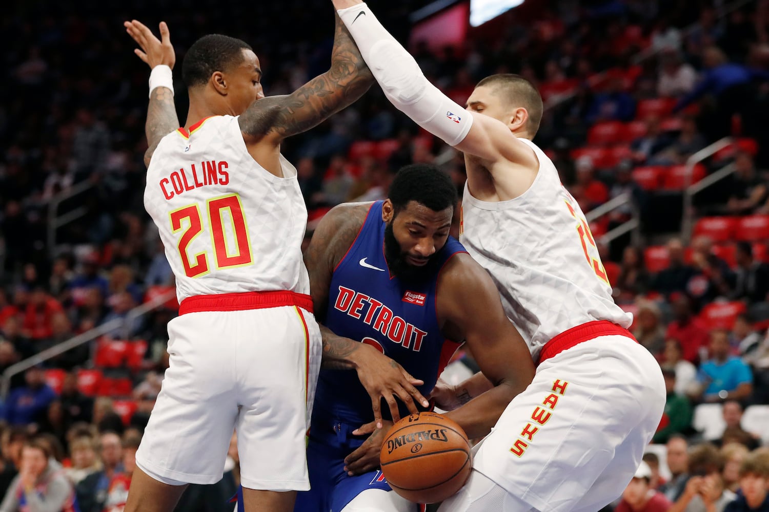 Photos: Hawks open season against Pistons