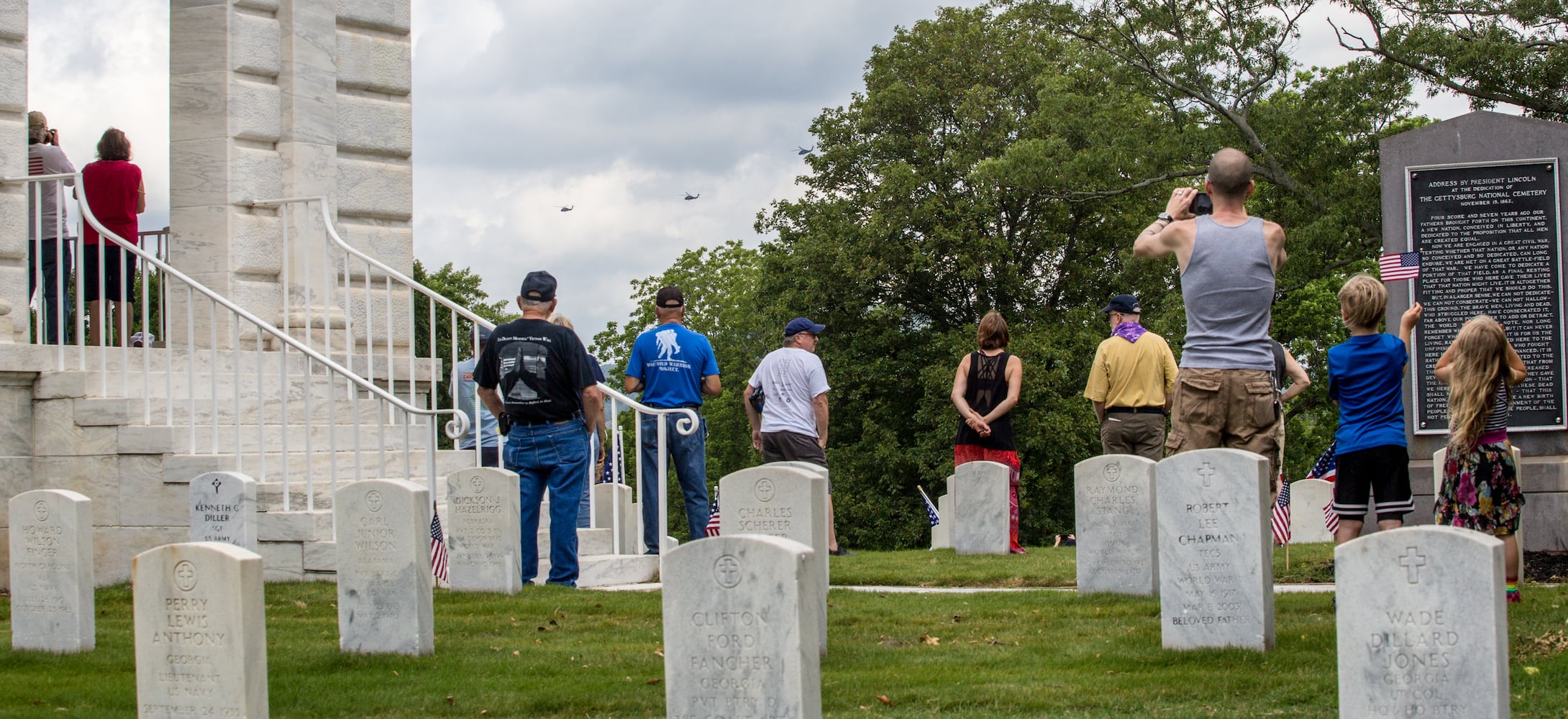 PHOTOS: Honoring war heroes on Memorial Day amid a pandemic