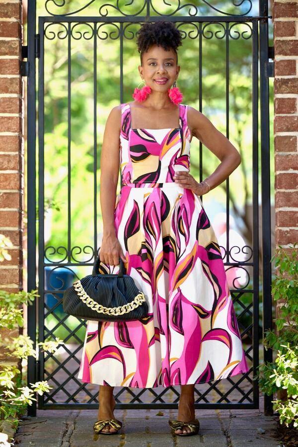 A stylish summer 2024 ensemble for ladies, curated and modeled by Christi Proctor, owner of Pink Sky Boutique.