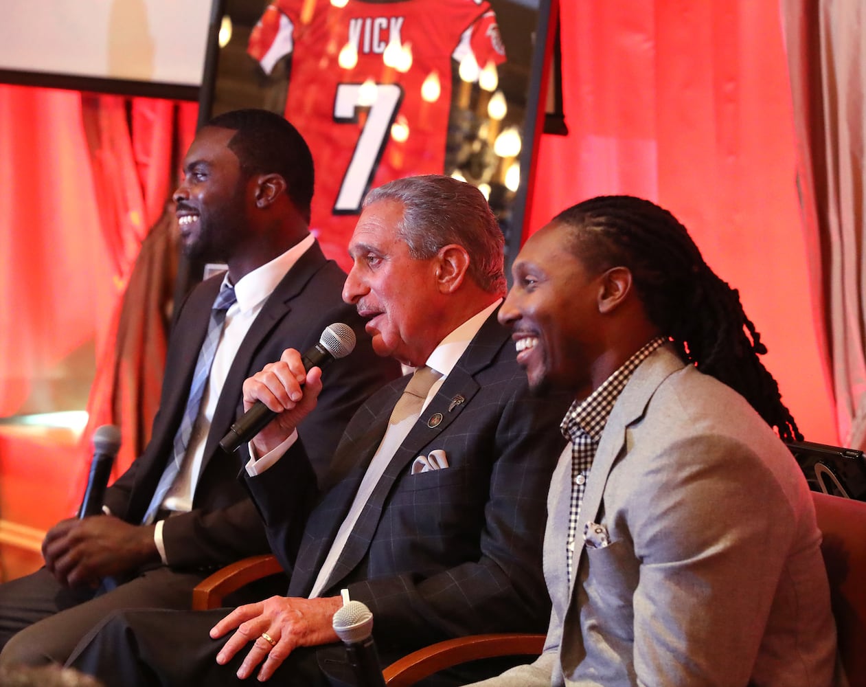 Photos: Falcons honor retirements of Michael Vick, Roddy White