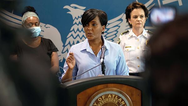 Mayor Keisha Lance Bottoms announces a 9 p.m. curfew in Atlanta as protests continue over the death of George Floyd in Minneapolis police custody. (Ben Gray for the AJC 2020)