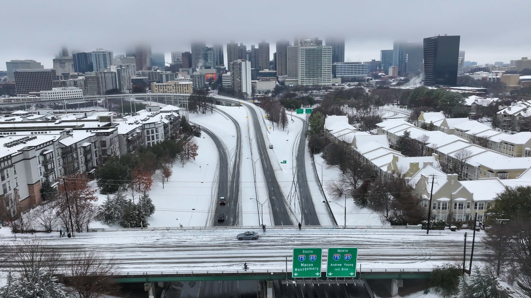 Snow storm hits Atlanta