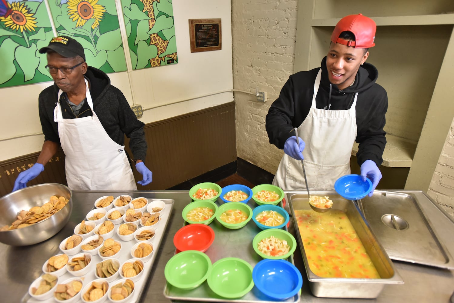 Photos: Helping homeless during Super Bowl