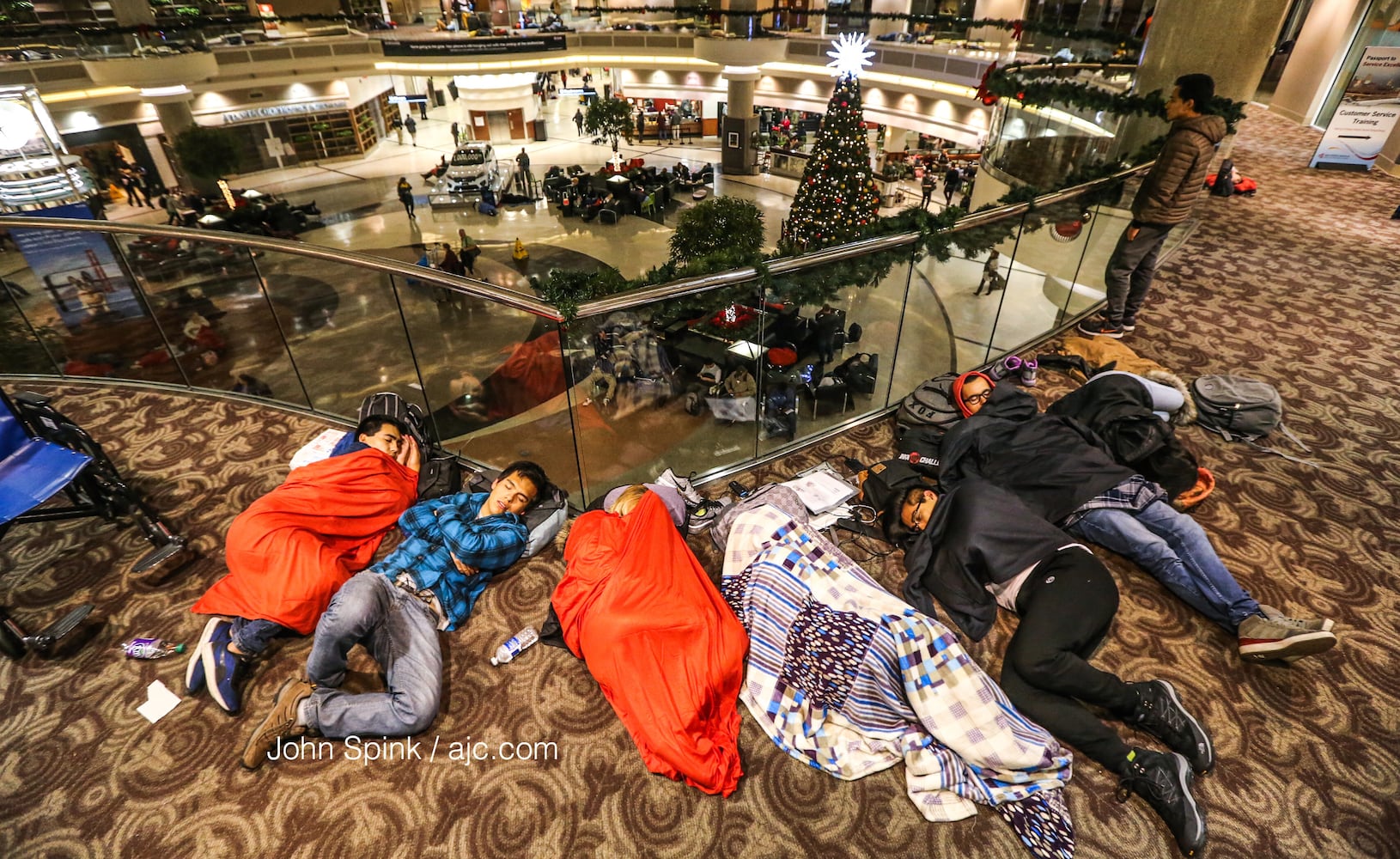 Photos: Power outage paralyzes Atlanta airport