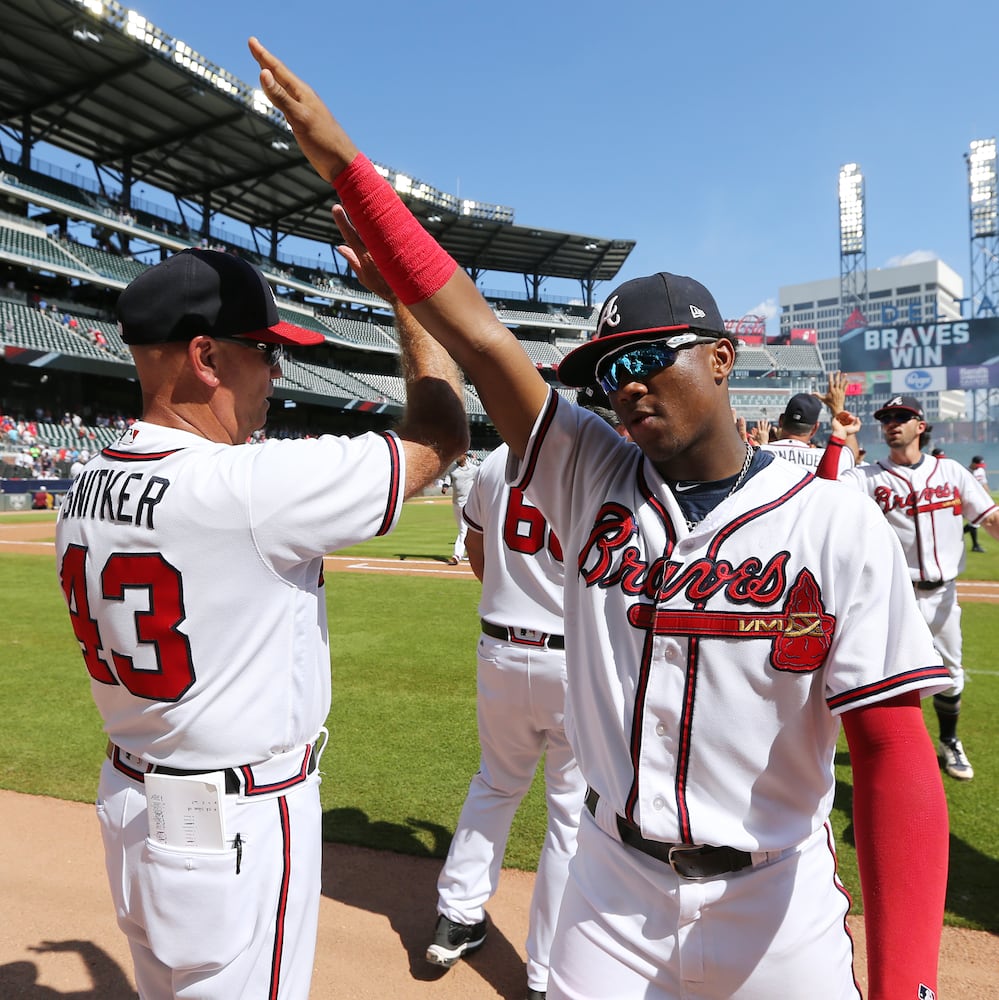 Photos: Braves end skid, beat the Cardinals