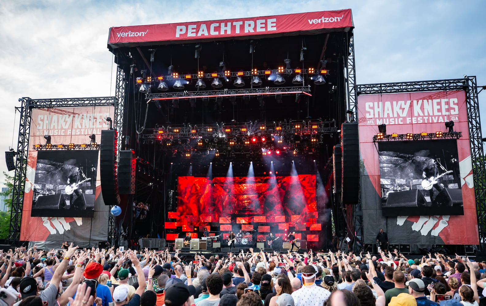 Atlanta, Ga: Foo Fighters closed out Shaky Knees 2024 on Sunday night with extended versions of their biggest hits. Photo taken May 5, 2024 at Central Park, Old 4th Ward.  (RYAN FLEISHER FOR THE ATLANTA JOURNAL-CONSTITUTION)